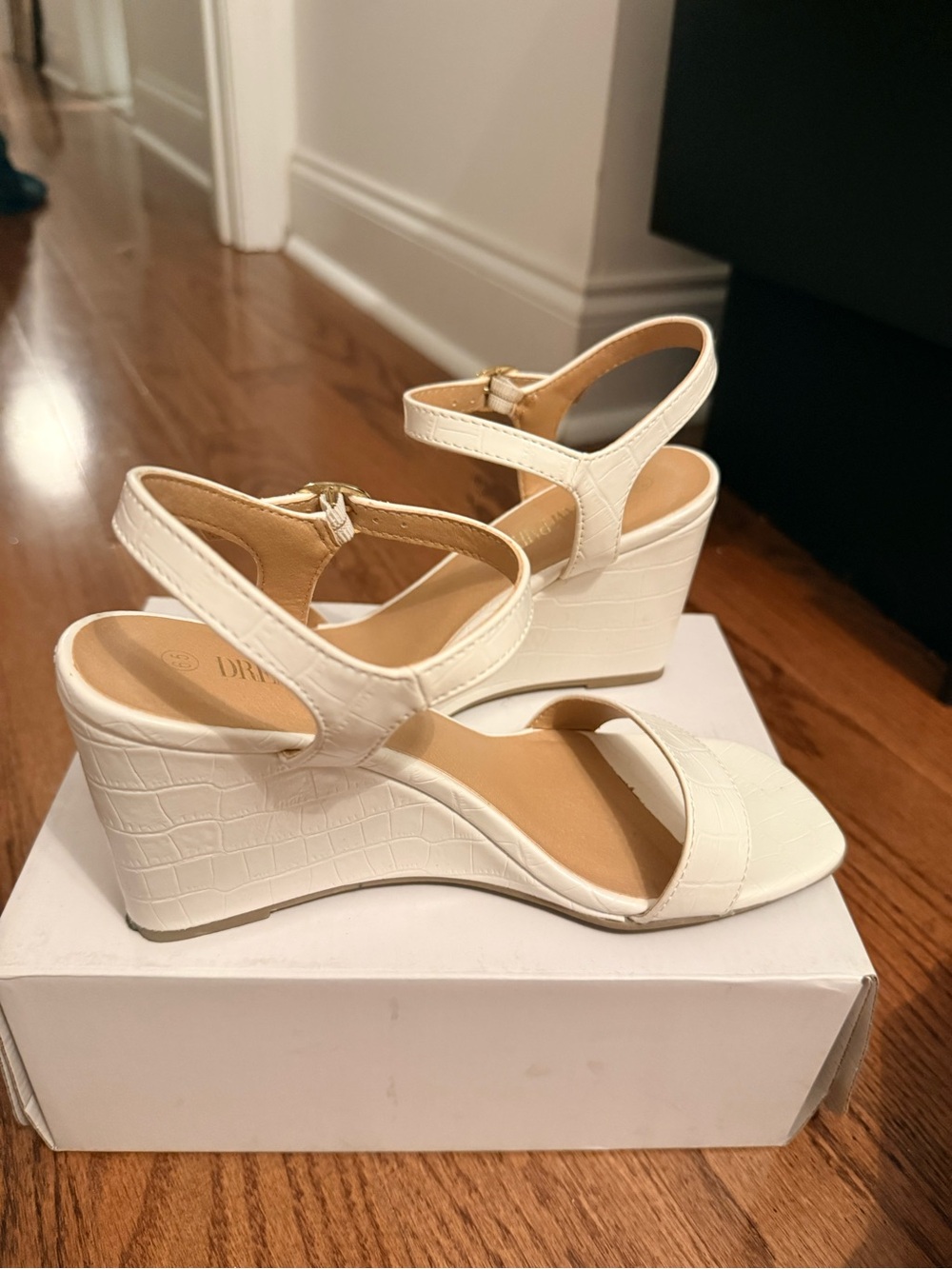Women's White Wedge Sandals with Ankle Strap - Dreampairs